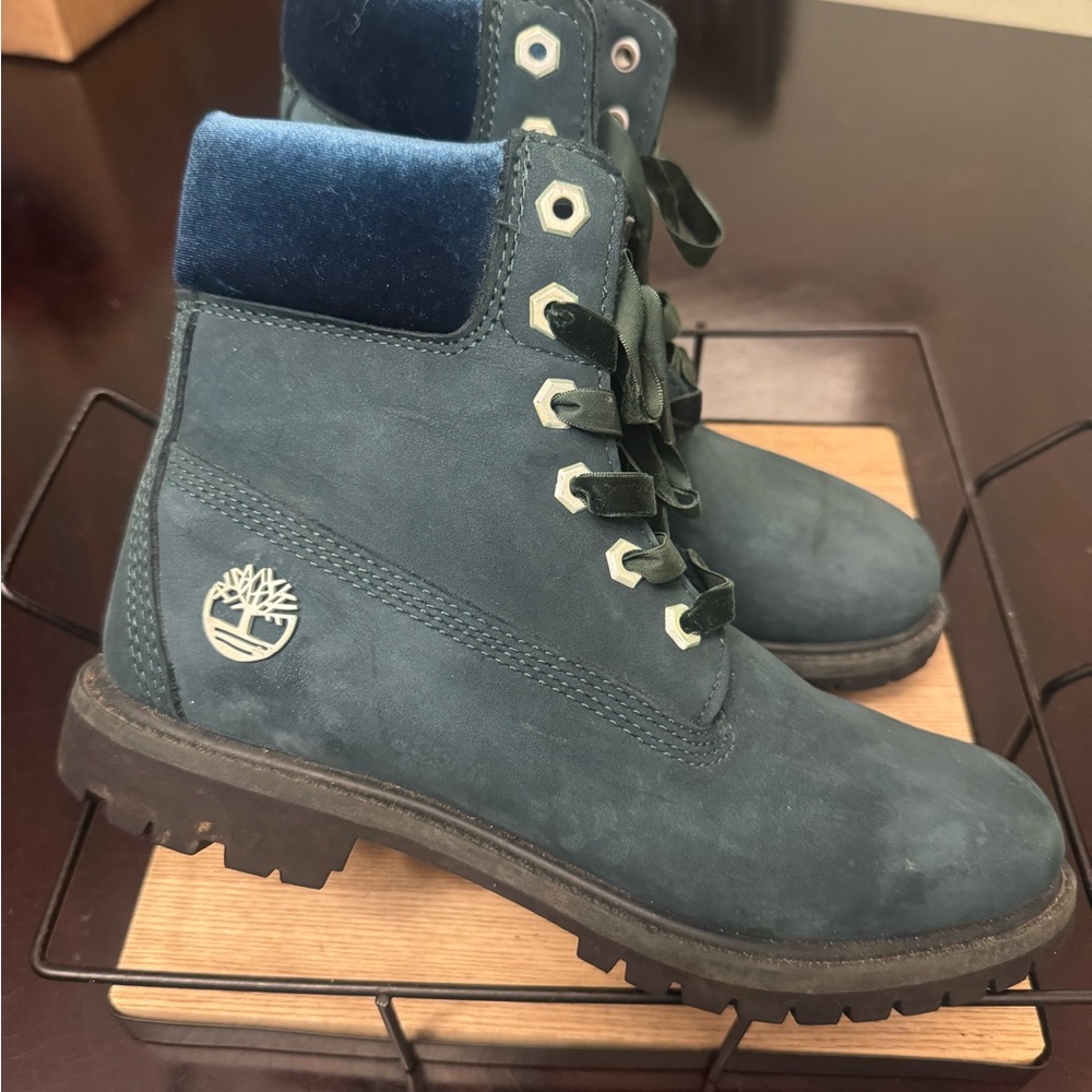 Women’s Timberland Teal Velvet Boots, Great Condition